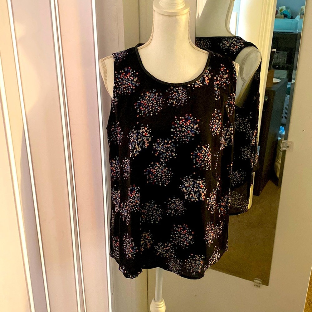 Lightweight sleeveless blouse